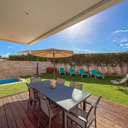 فيلة V3, Jardins Branqueira6 Near Beach, *